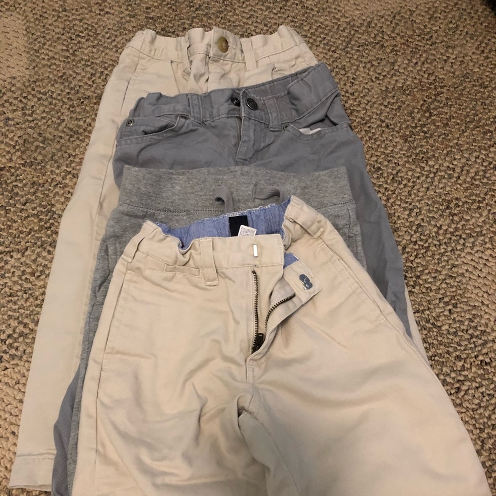 4 pairs of 2t pants (2 kakhi, 1 gray, 1 sweat)
